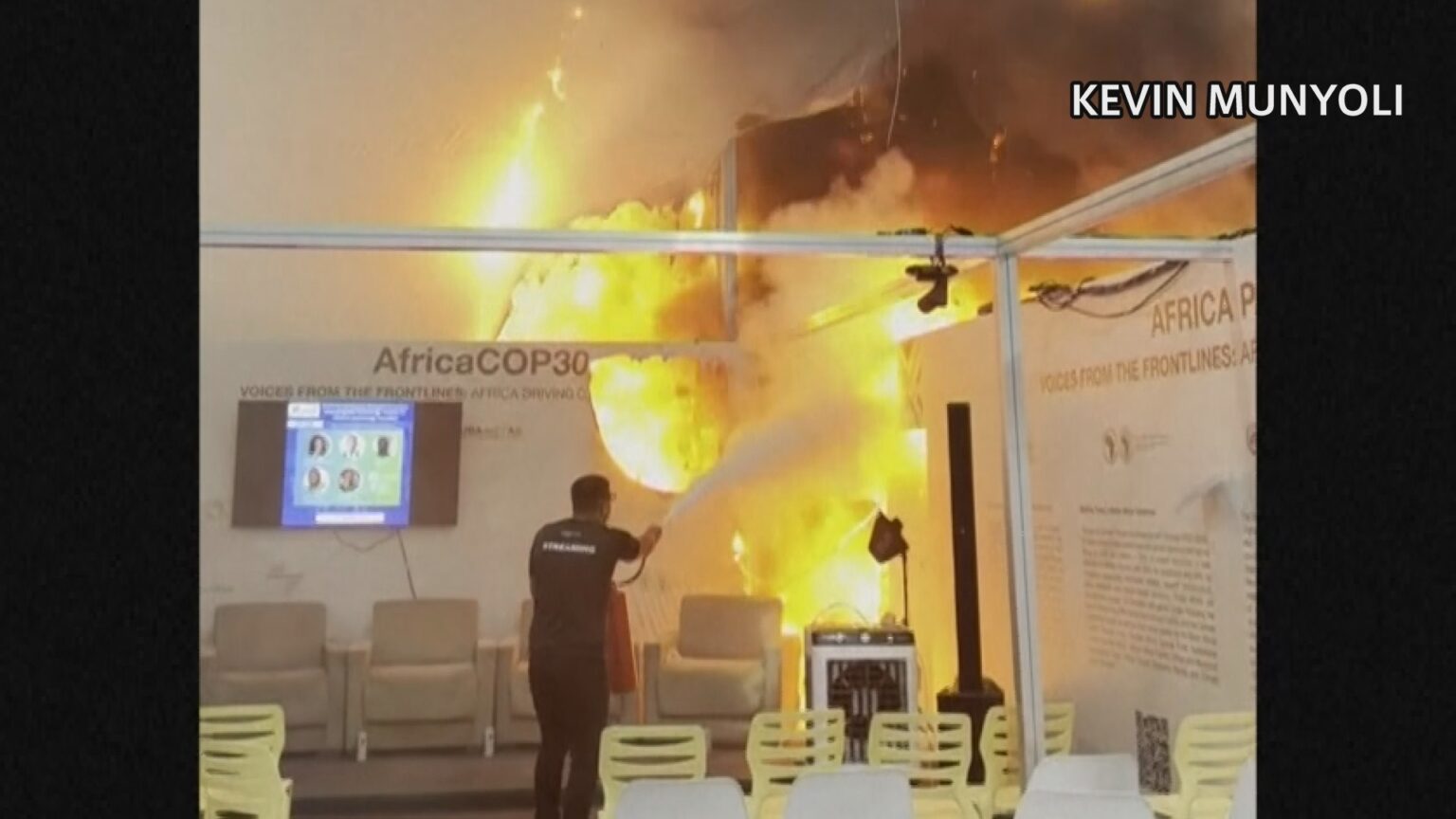 ブラジル COP30の会場で火災 一時騒然(TBS NEWS DIG Powered by JNN) ブラジル COP30の会場で火災 一時騒然(TBS NEWS DIG Powered by JNN)