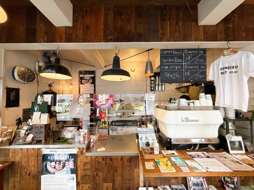 【栃木県宇都宮市|MOONDOGG espresso roasters カクイチBLD店】なにかを仕掛けたくなるビル/音と緑と街との関係 from ototabito #6-3(FUNQ) 【栃木県宇都宮市|MOONDOGG espresso roasters カクイチBLD店】なにかを仕掛けたくなるビル/音と緑と街との関係 from ototabito #6-3(FUNQ)