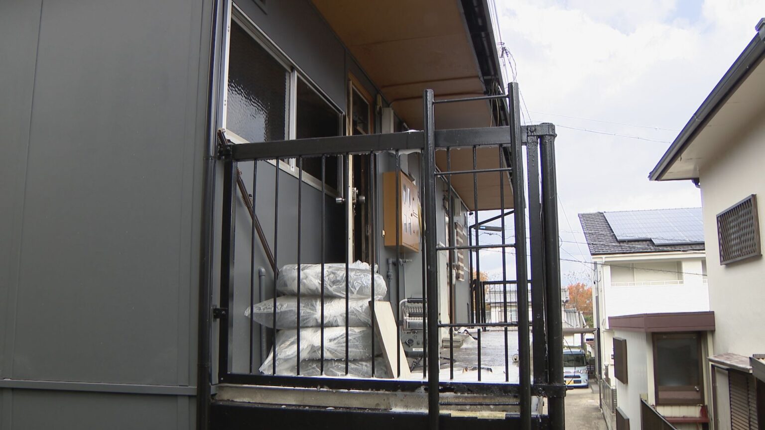 アパート火災で焼け跡から男性1人の遺体 火元の部屋に住む61歳男性と連絡取れず 「ドアを開けたら煙がぶわぁーって」岐阜・多治見市(CBCテレビ) – Yahoo!ニュース アパート火災で焼け跡から男性1人の遺体 火元の部屋に住む61歳男性と連絡取れず 「ドアを開けたら煙がぶわぁーって」岐阜・多治見市(CBCテレビ) - Yahoo!ニュース