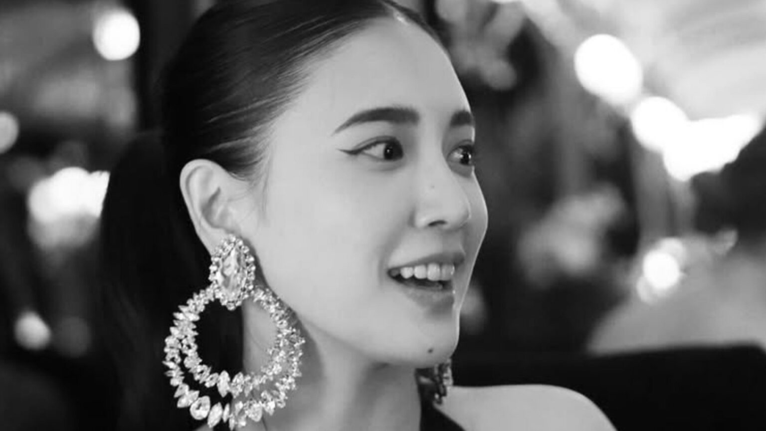 藤井夏恋 ヨーロッパ新婚旅行で夢の“オリエント急行”に乗車!ブラックコーデでまるで映画のワンシーン…「きっれいすぎて言葉失います」（めざましmedia） - Yahoo!ニュース