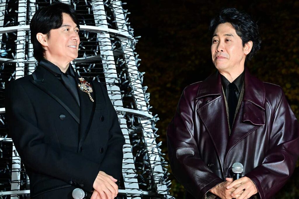 プレミアム点灯式に出席した福山雅治（左）と大泉洋【写真：ENCOUNT編集部】
