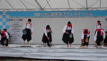 ステージパフォーマンスの様子