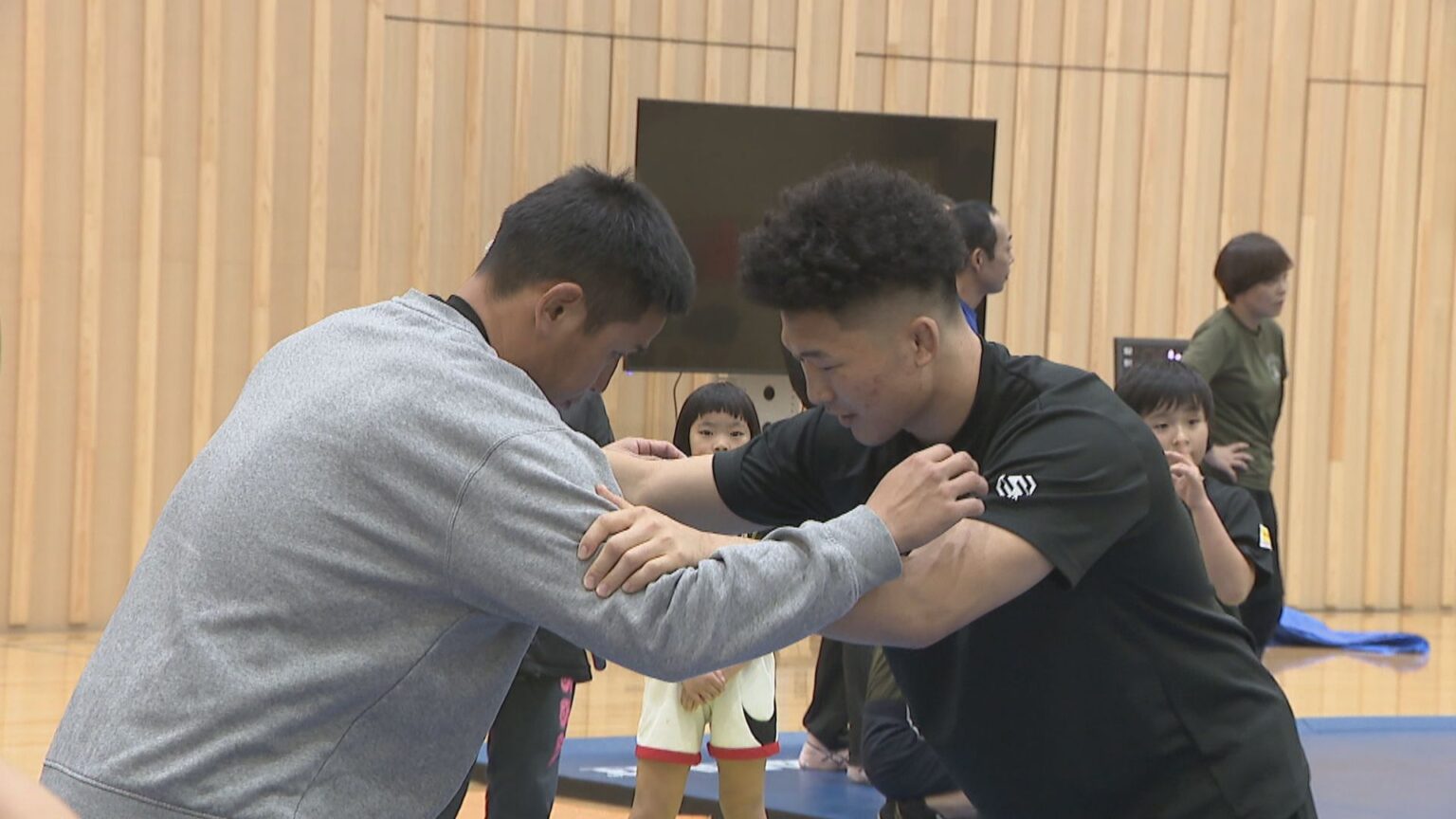 レスリング世界選手権メダリストの日下尚選手と吉田泰造選手が子どもたちと合同練習　高松市 | KSBニュース | KSB瀬戸内海放送