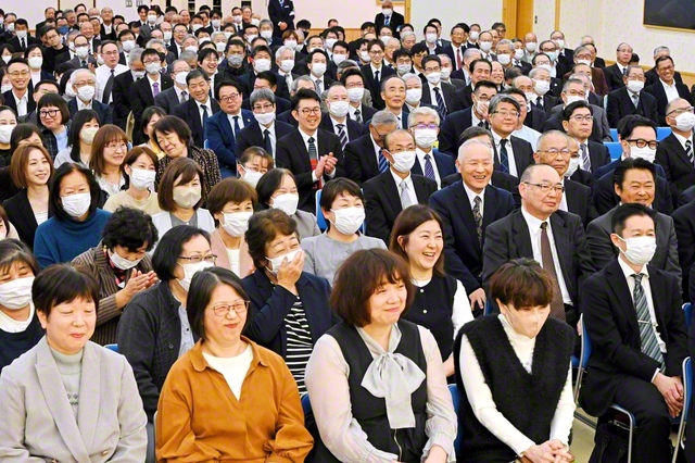 東北文化会館での宮城の集い。学会歌「新世紀の歌」を合唱した