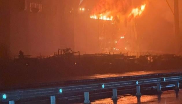 ロシアのアラブガ経済特区で電池倉庫が火災