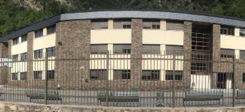 本日 - 2025 年 11 月 8 日にはさらにアイテムがあります。私が見つけたすべての見出しは次のとおりです...