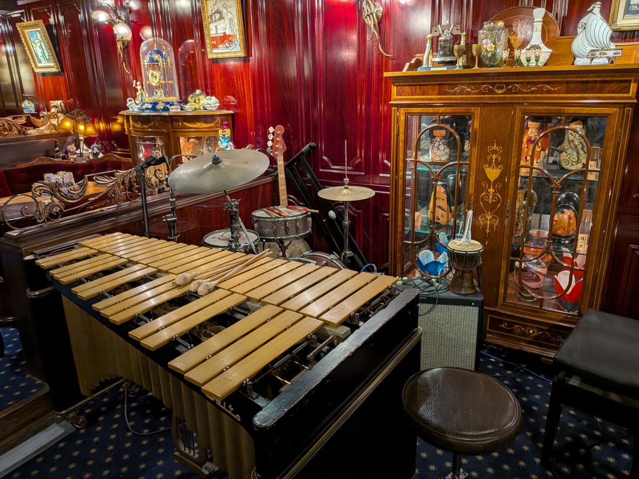 Cafe &Music ラフォーレ