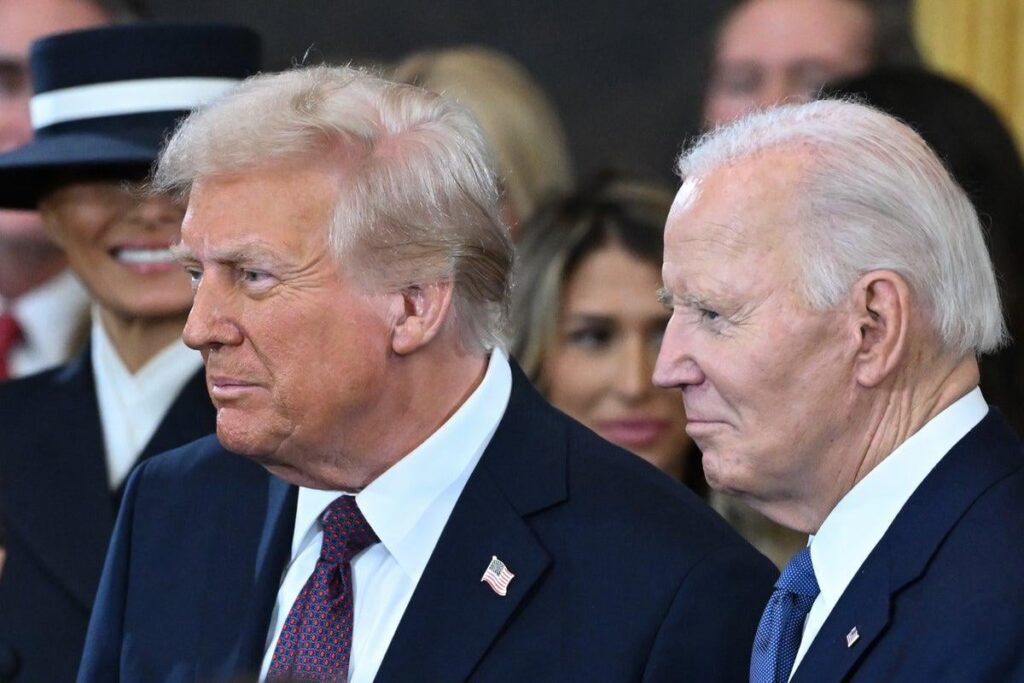 トランプ大統領、「オートペンが署名した」バイデン大統領の命令をすべて取り消すと述べ、元大統領を「偽証」罪で脅す