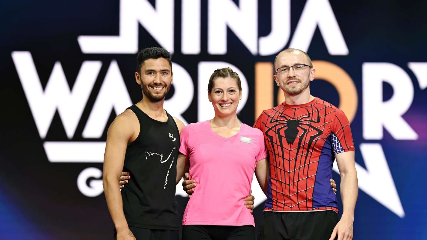 Artur Schreiber (rechts) schied bei „Ninja Warrior“ 2025 in der Vorrunde aus, genau wie seine Schwägerin Chiara Gremes. Sein Bruder Roman Schirillef schaffte es ins Halbfinale.