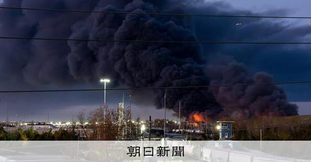 米ケンタッキーで貨物機が墜落 7人死亡、11人負傷 周辺では火災