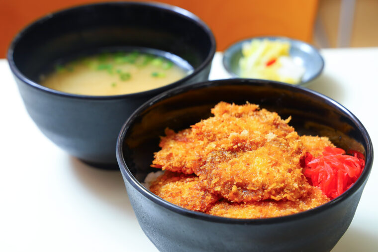 『ぶりかつ丼』（860円）