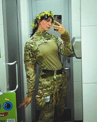 このことを知って、ロシアに殺された少女の顔を直視する必要があると私は信じています。若く、美しく、勇敢。次回ロシアのバレエを鑑賞するときは、ぜひ彼女の顔を思い出してください。それは、若いウクライナ人の手が血に染まっていた同じ国の出身です。