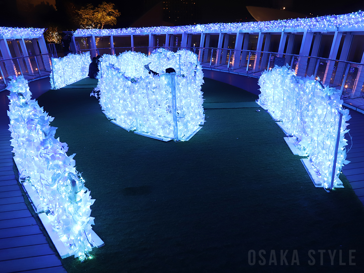 なんばパークス9階「青の広場」