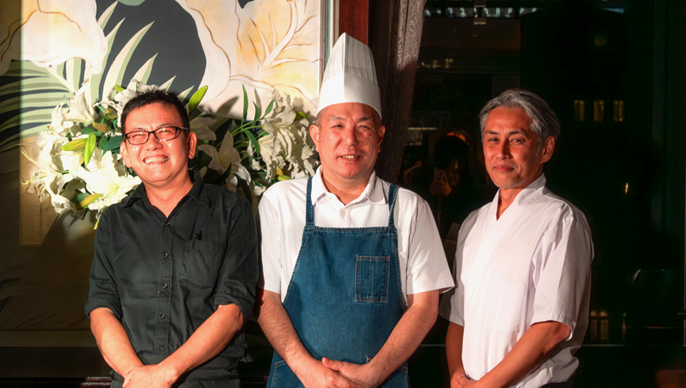 今回のイベントに延岡から来京した、シェフたち。写真左から、「パスタ＆カフェ コッコロ」　藤本訓啓氏、「中国酒菜 杉山」杉山福徳氏、「和食 勇魚（いさな）」の富山康朗氏