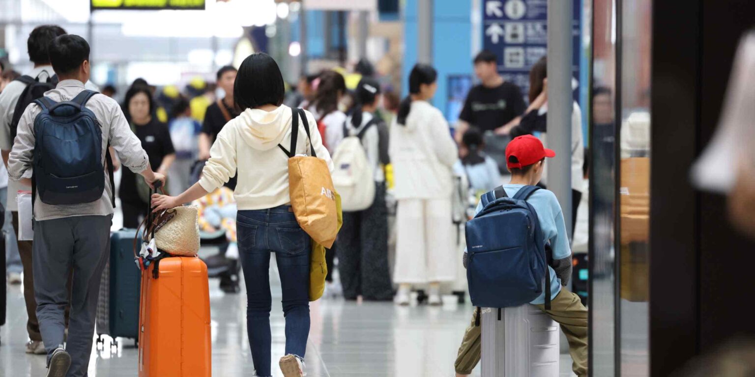 日本、帰化に必要な5年間の居住要件延長を検討