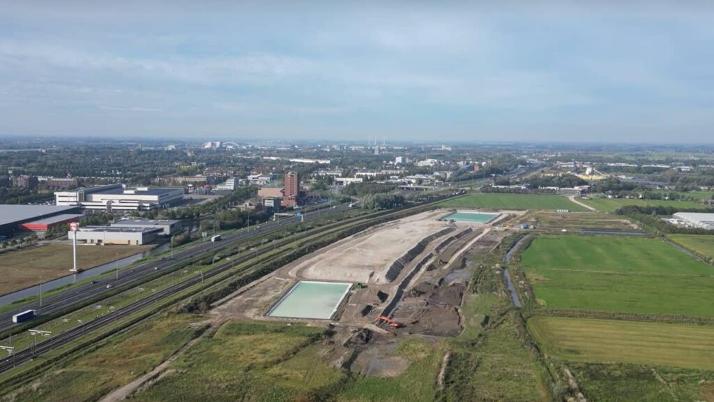 オランダ最大の鉄鋼スラグの山は行き場がない