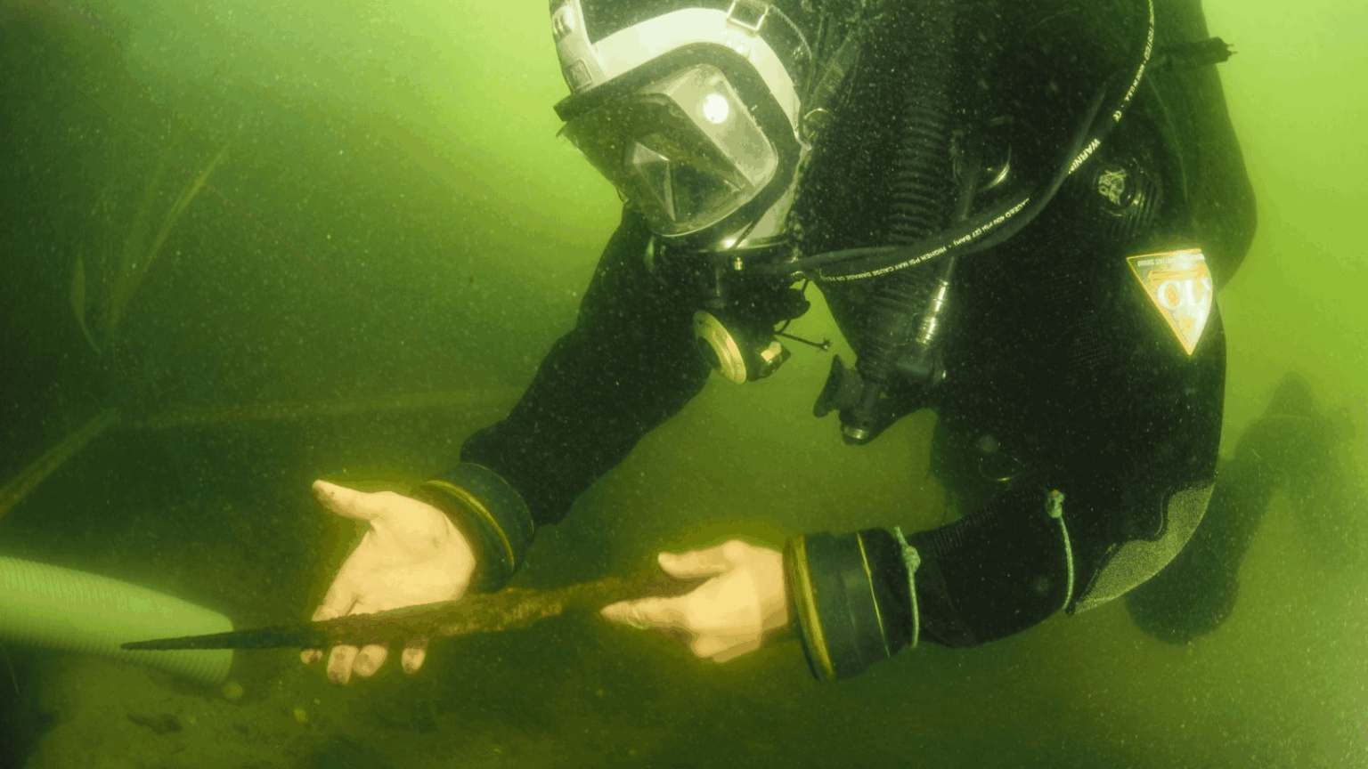 LiveScience: 「ポーランドの湖から引き抜かれた中世の槍は、王子か貴族のものだった可能性がある」