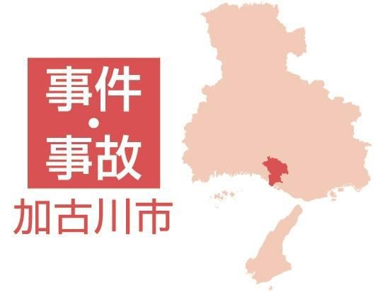 おっさんが女子中学生のおっぱい触ると逮捕される