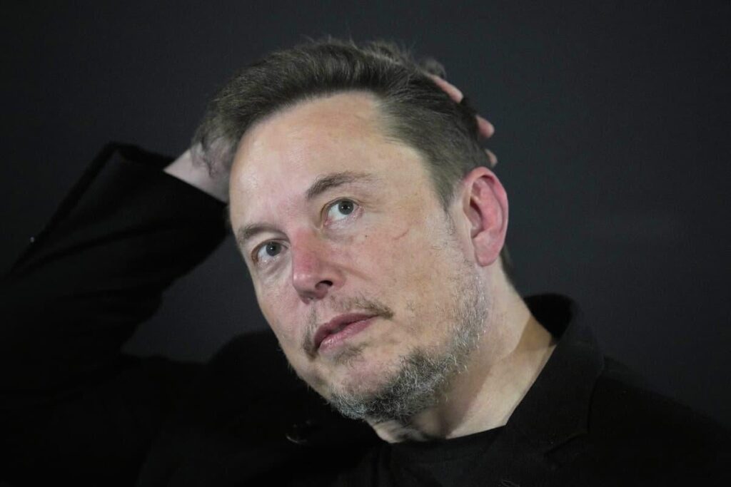イーロン・マスク氏、英国のコメントを受けて大臣から「自分のことは気にするように」と言われた