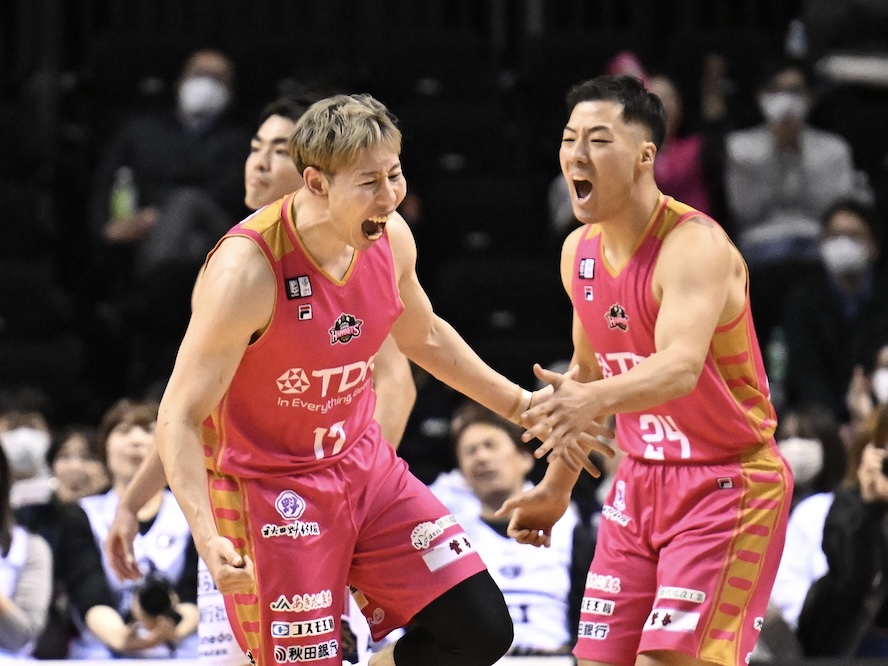 【B1第10節試合結果】秋田が横浜BCに勝利して連敗を4でストップ、三河は中1日のタフスケジュールながら広島に勝利して連勝キープ | バスケットボール総合情報サイト バスケットカウント BASKET COUNT