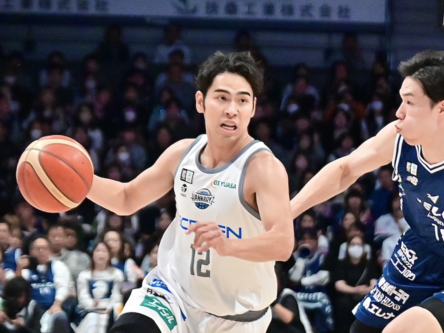 京都ハンナリーズのポイントガードとして確かな成長を続ける小川麻斗の覚悟「自分がチームを勝たせるゲームメークをする」 | バスケットボール総合情報サイト バスケットカウント BASKET COUNT