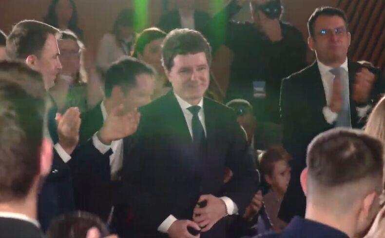 ドルーラ氏の立候補表明に際し、ニクソール・ダン氏: 率直に言ってしましょう - 不動産マフィアがブカレストのセクターを「開発」しました