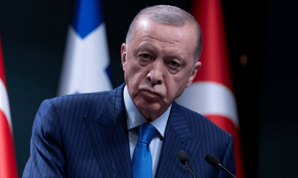 トルコの出生率低下、エルドアン大統領はLGBT運動とジェンダー中立の推進を非難