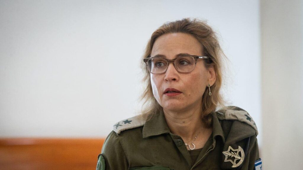イスラエル：軍トップ弁護士を拘留中―彼女はパレスチナ人への虐待を記録したビデオの流出を承認した