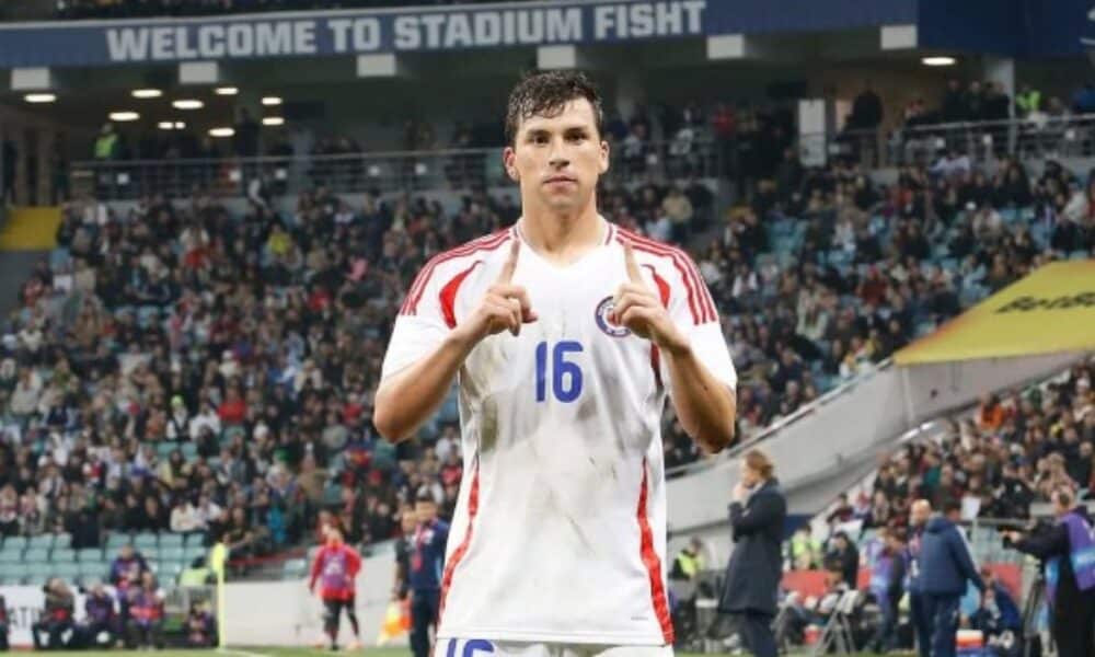 チリ対ロシアの親善試合、前半のゴンサロ・タピアのゴールで先制