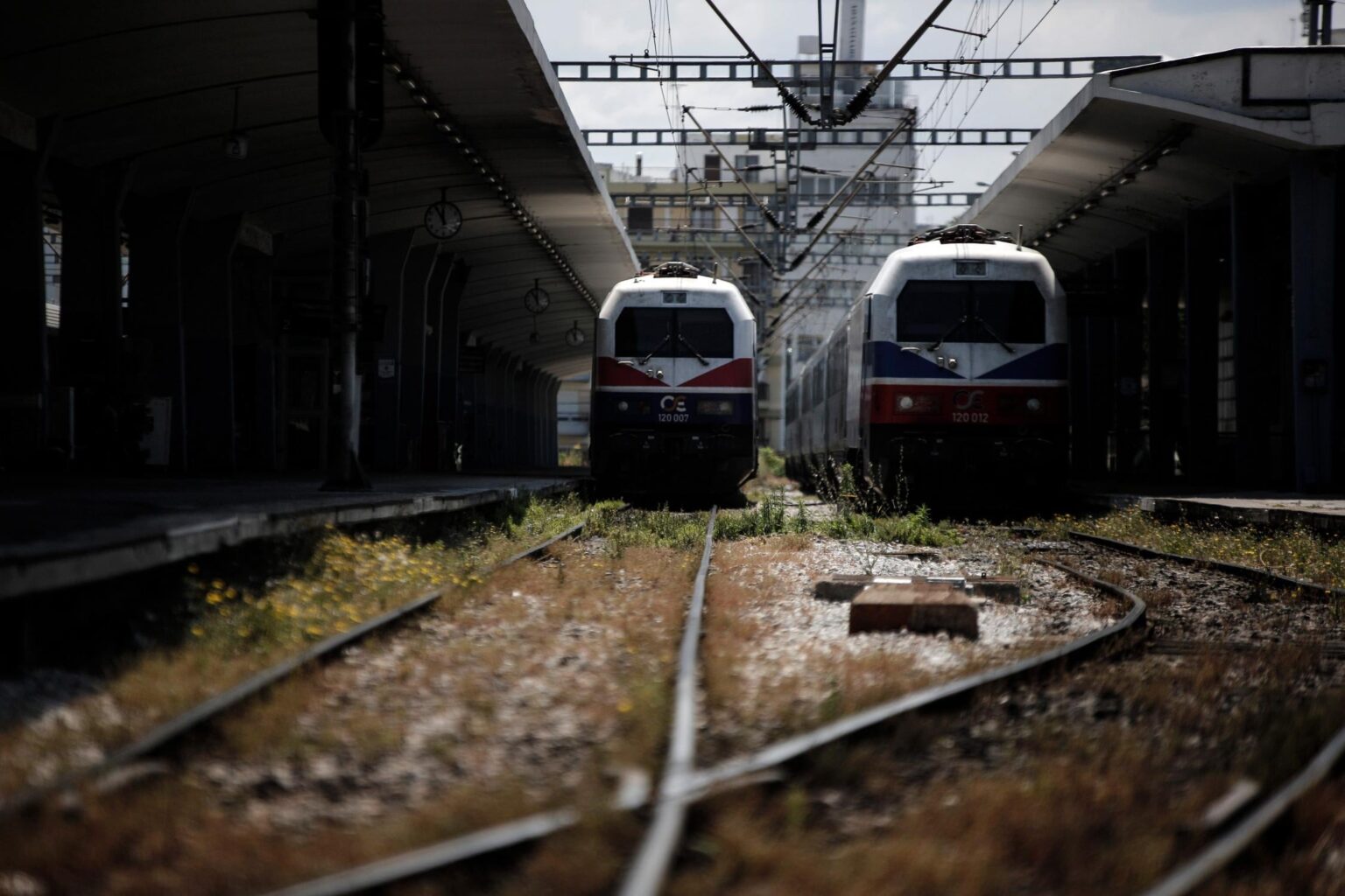 ラリッサ行きの電車が間違った路線に入った：「鍵に何かが起こった…」 - The Press Project