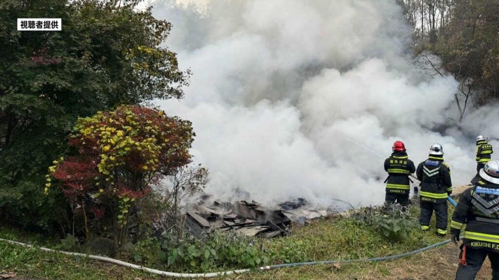 プードルなど犬100匹が火事で死ぬ 建物から山林に燃え移り約4時間の消火活動･･･住宅1棟と犬舎2棟全焼 熊本県菊池市