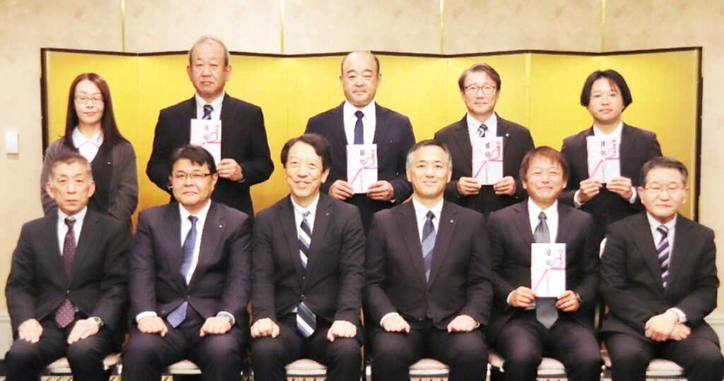 日本自動車教育振興財団などが教材用中古車を贈呈　大分県内５高校「業界に貢献する」 - 大分のニュースなら 大分合同新聞プレミアムオンライン Gate