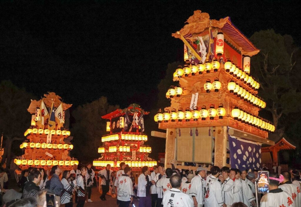 愛媛県の石岡だんじりが宇佐神宮で巡行　御鎮座1300年祝い練り歩く - 大分のニュースなら 大分合同新聞プレミアムオンライン Gate