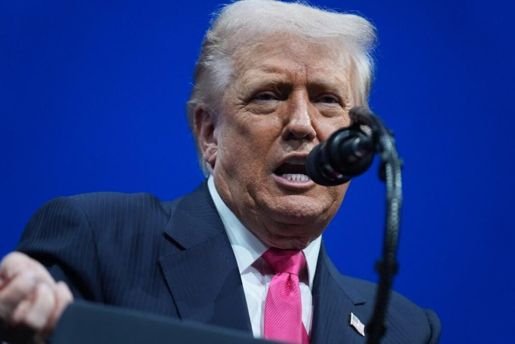 ドナルド・トランプ氏、クリスマス前に弾劾記事に直面