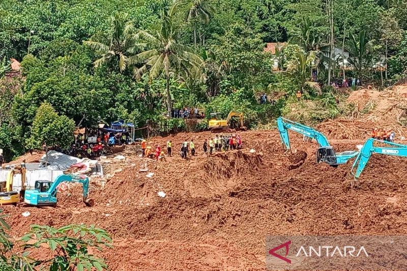 豪雨で地滑り、30人死亡 インドネシア、不明20人超