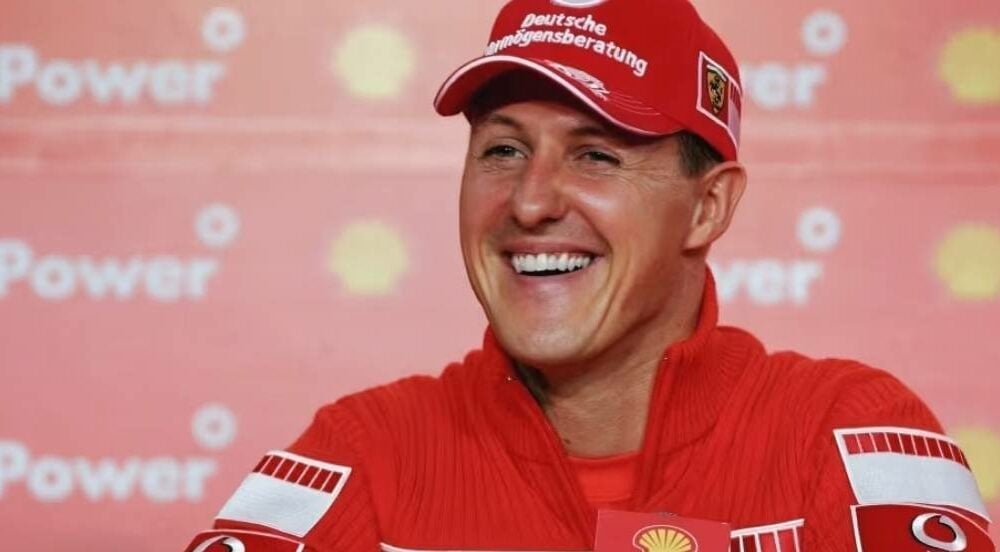 F1レジェンドのミハエル・シューマッハ、スペインでの家族向けイベントに珍しく公の場に姿を現す