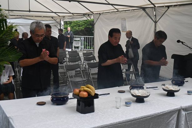 美里の戦没者に非戦誓い　沖縄市　慰霊祭で児童らスピーチ