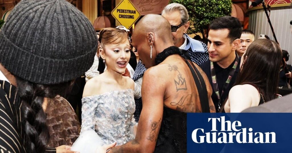 『ウィキッド』続編プレミアでアリアナ・グランデを掴んだ男が起訴される