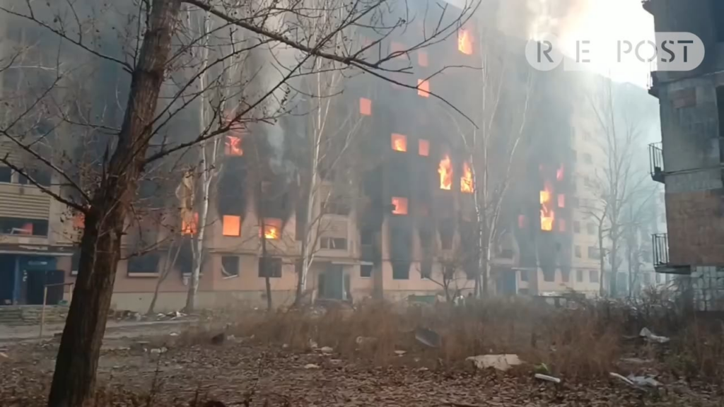 これは、ロシア軍が3年以上にわたって占領しようとしていた場所、コスティアンティニウカ市からの映像だ。戦前、ここには7万8千人が住んでいた