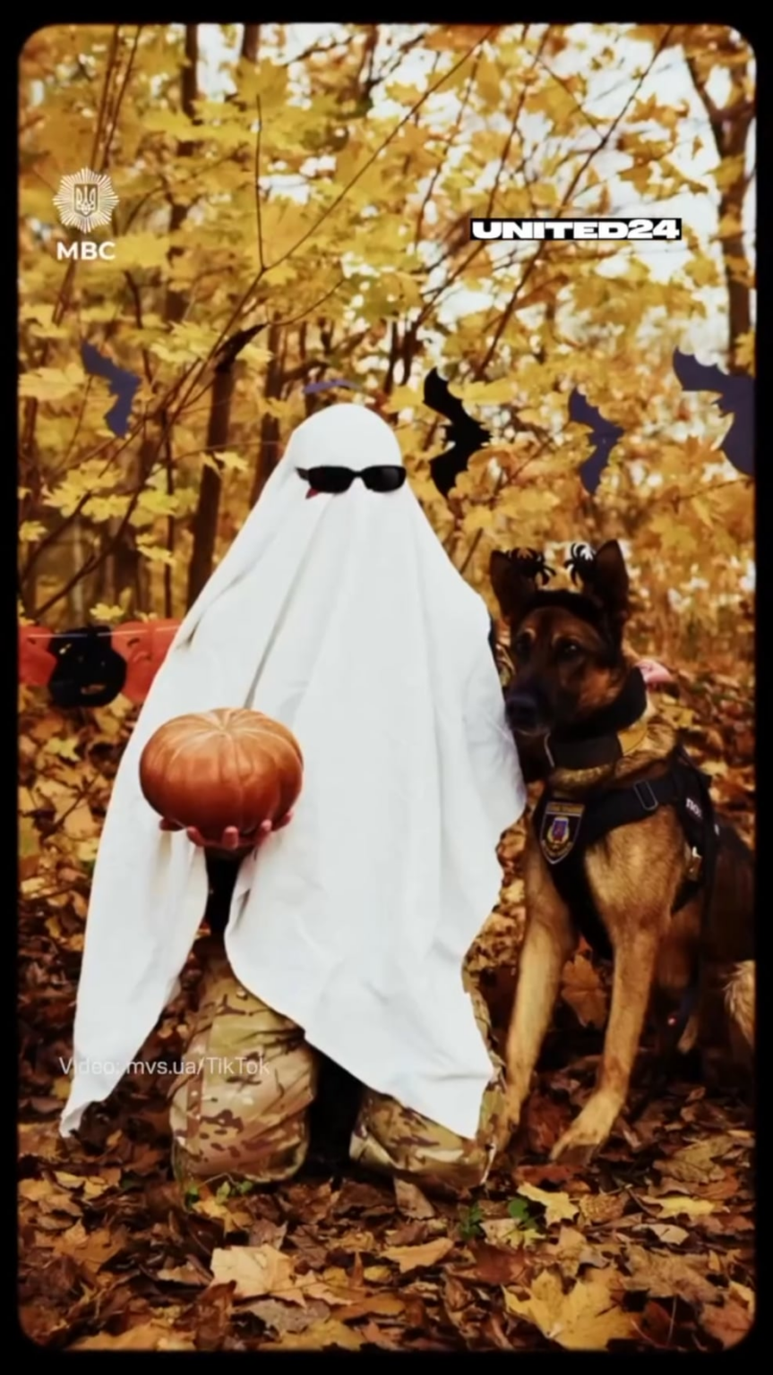 ウクライナ兵士もハロウィーンを祝う