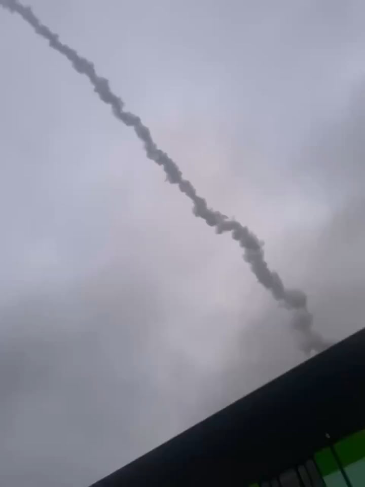 今夜、モスクワ地方では防空システムが作動している。地元チャンネルは複数の爆発を報告している。