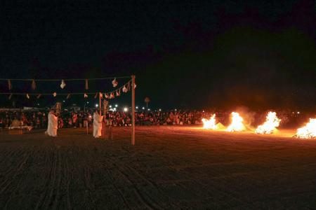 出雲大社、近くの稲佐の浜で神事　やおよろずの神々迎える