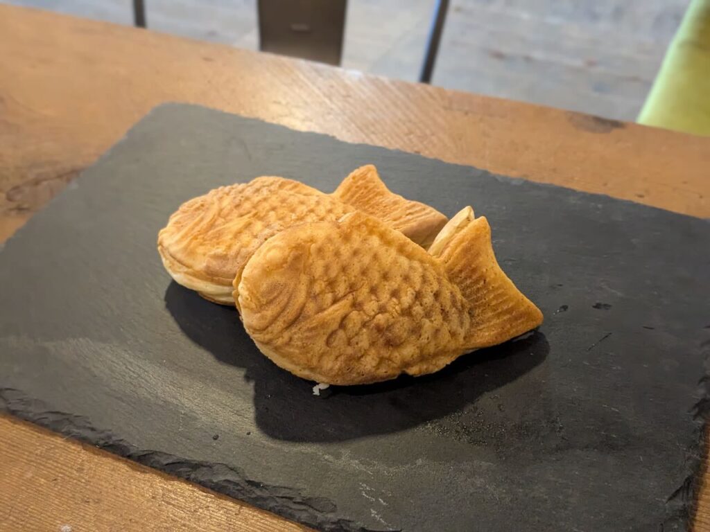 さいさいきて屋に11月14日から新たに、たい焼き屋さん「SAISAICAFE STAND」がオープン！記念特価も実施中！ – みとん今治