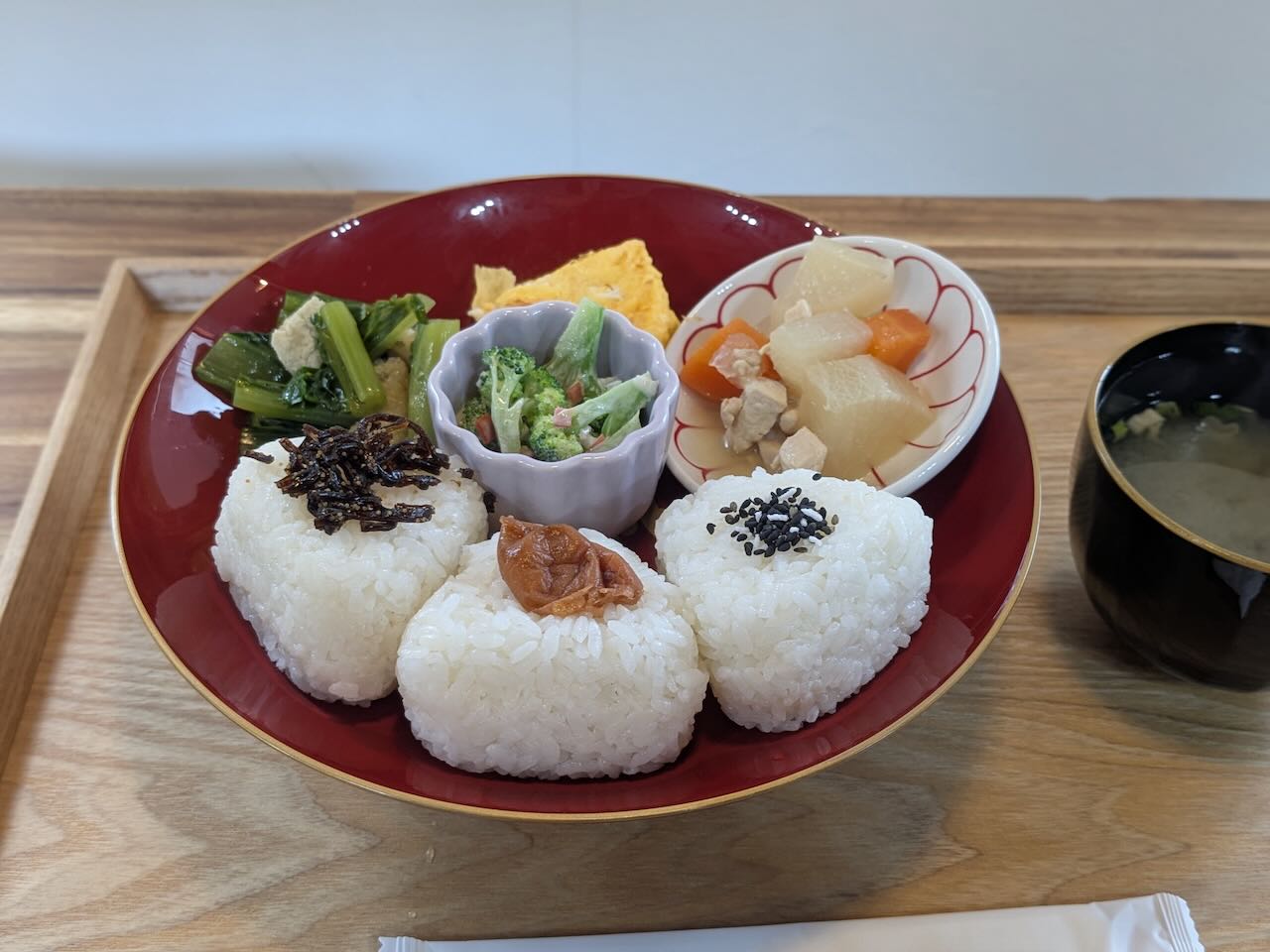 ゆうゆcafe おにぎりランチ 遠め