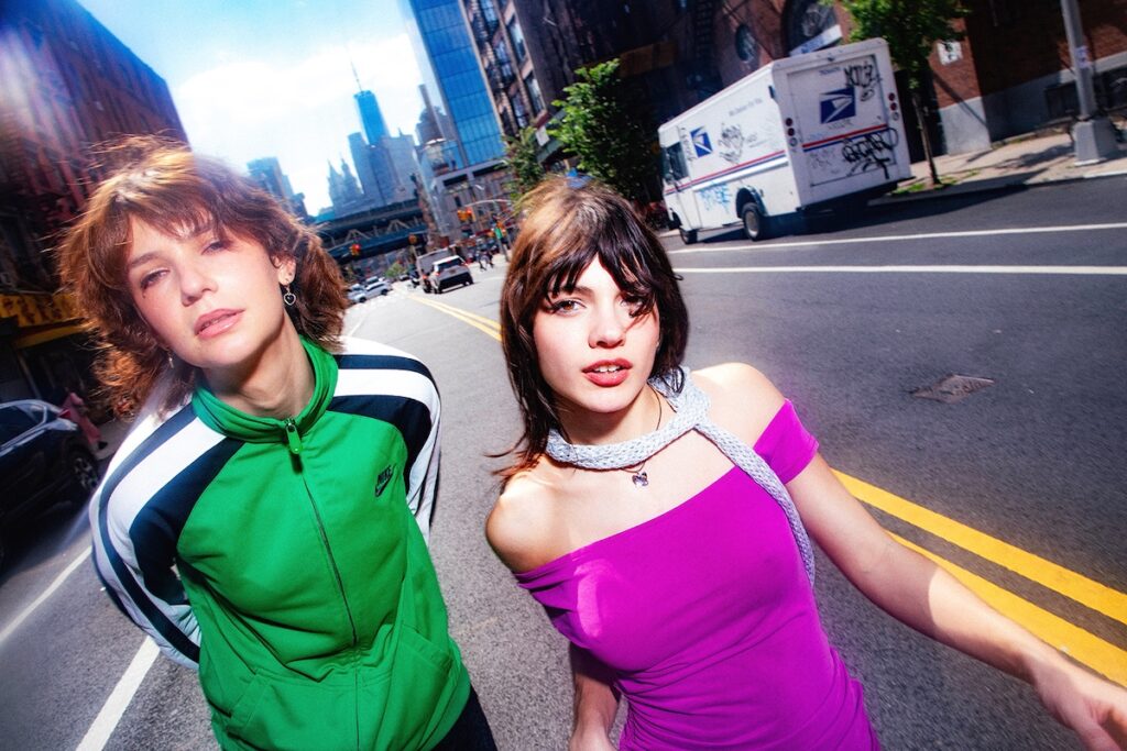 アルゼンチン発の新世代ガレージロックデュオ・PACIFICA、2ndアルバム『In Your Face!』をリリース