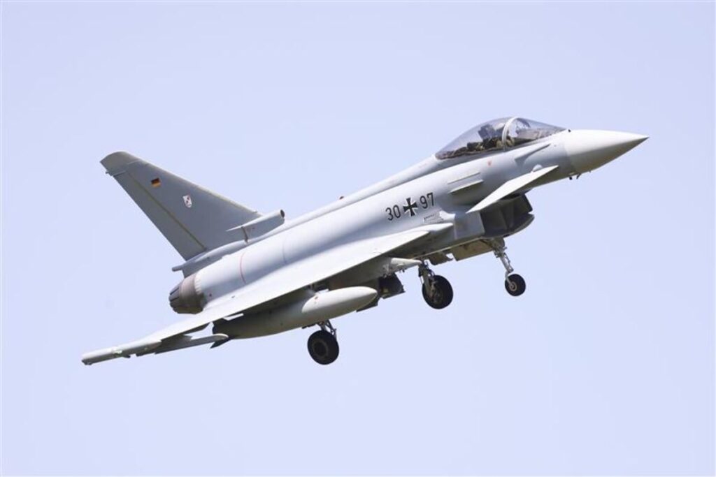 ロシアの無人機が長距離攻撃でNATO領空を突破