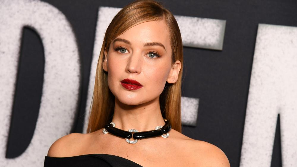 ジェニファー・ローレンス、「彼は変態ではない」という理由でロバート・パティンソンと親密さコーディネーターを利用しなかったが、「ダイ・マイ・ラブ」にセルライトを編集させることを拒否：「いいえ」それはお尻だよ！