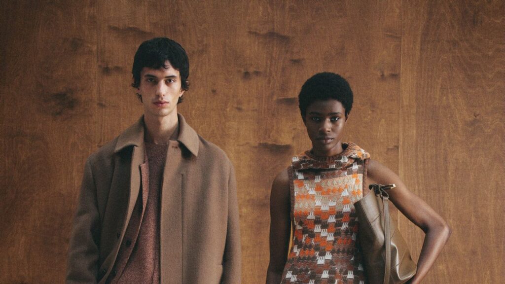 ミラノ発レトリが提案する、人生という旅に寄り添う服【若手デザイナー連載】 | Vogue Japan