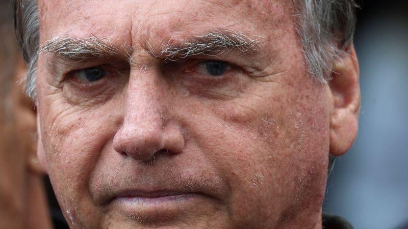 ブラジルのボルソナロ元大統領、自宅で連邦警察に逮捕される