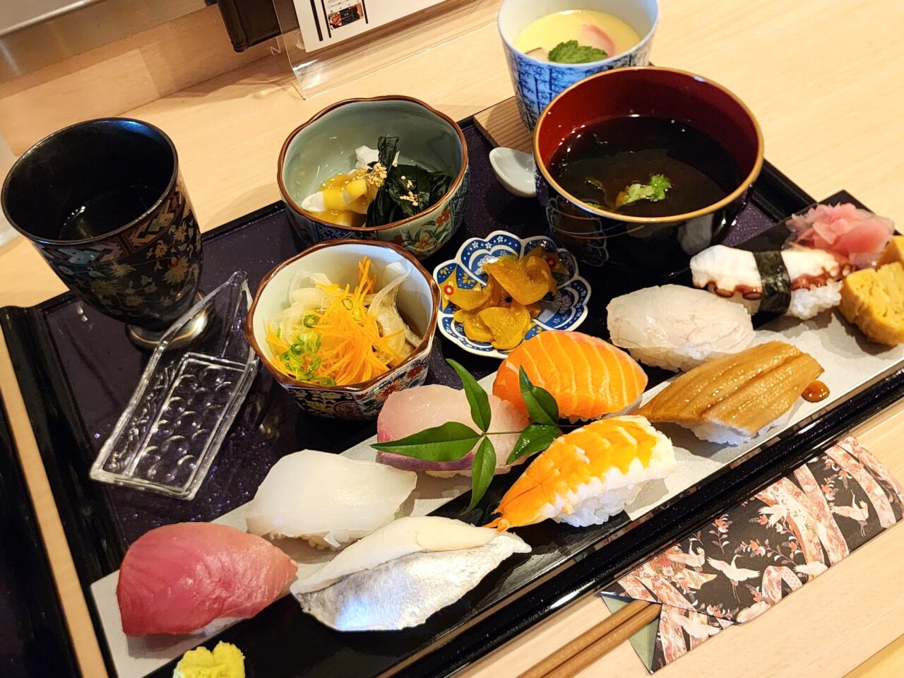 「鮮処 旬里（SHUNRI）」にぎり御膳